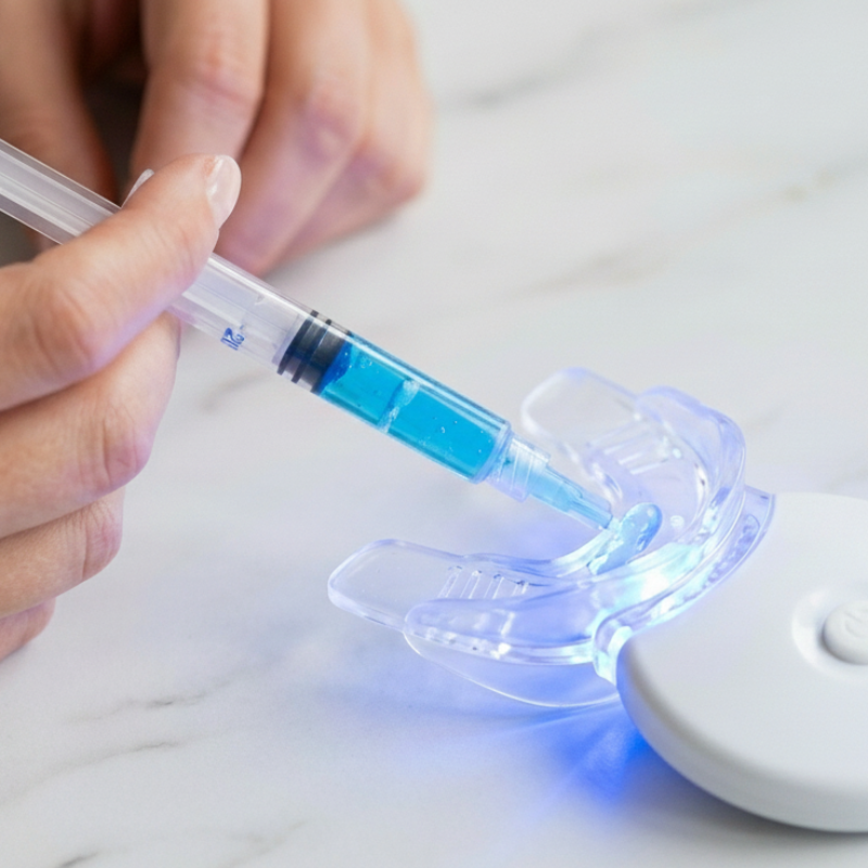 Fyll LED-munnstykket med Whitening Gel